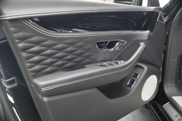 Used 2022 Bentley Flying Spur W12 for sale $195,900 at Pagani of Greenwich in Greenwich CT 06830 18