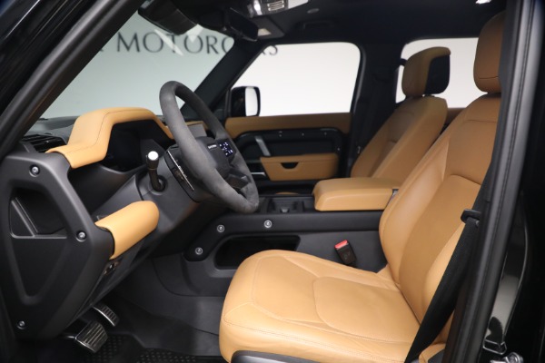 Used 2024 Land Rover Defender 110 V8 P525 for sale $84,900 at Pagani of Greenwich in Greenwich CT 06830 13