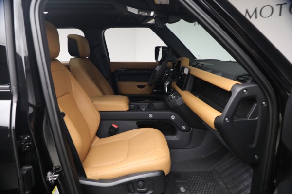 Used 2024 Land Rover Defender 110 V8 P525 for sale $84,900 at Pagani of Greenwich in Greenwich CT 06830 16
