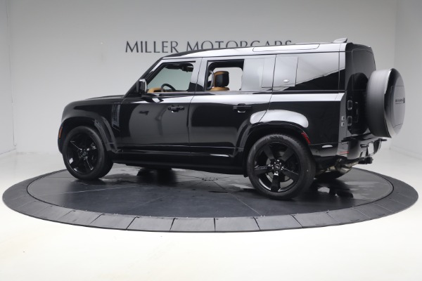 Used 2024 Land Rover Defender 110 V8 P525 for sale $84,900 at Pagani of Greenwich in Greenwich CT 06830 4