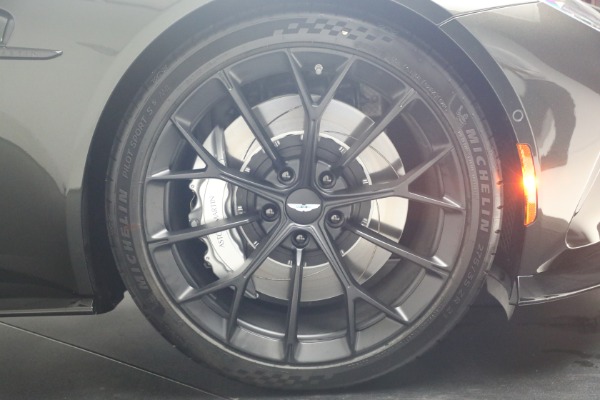 New 2026 Aston Martin Vantage S Roadster for sale $263,900 at Pagani of Greenwich in Greenwich CT 06830 27