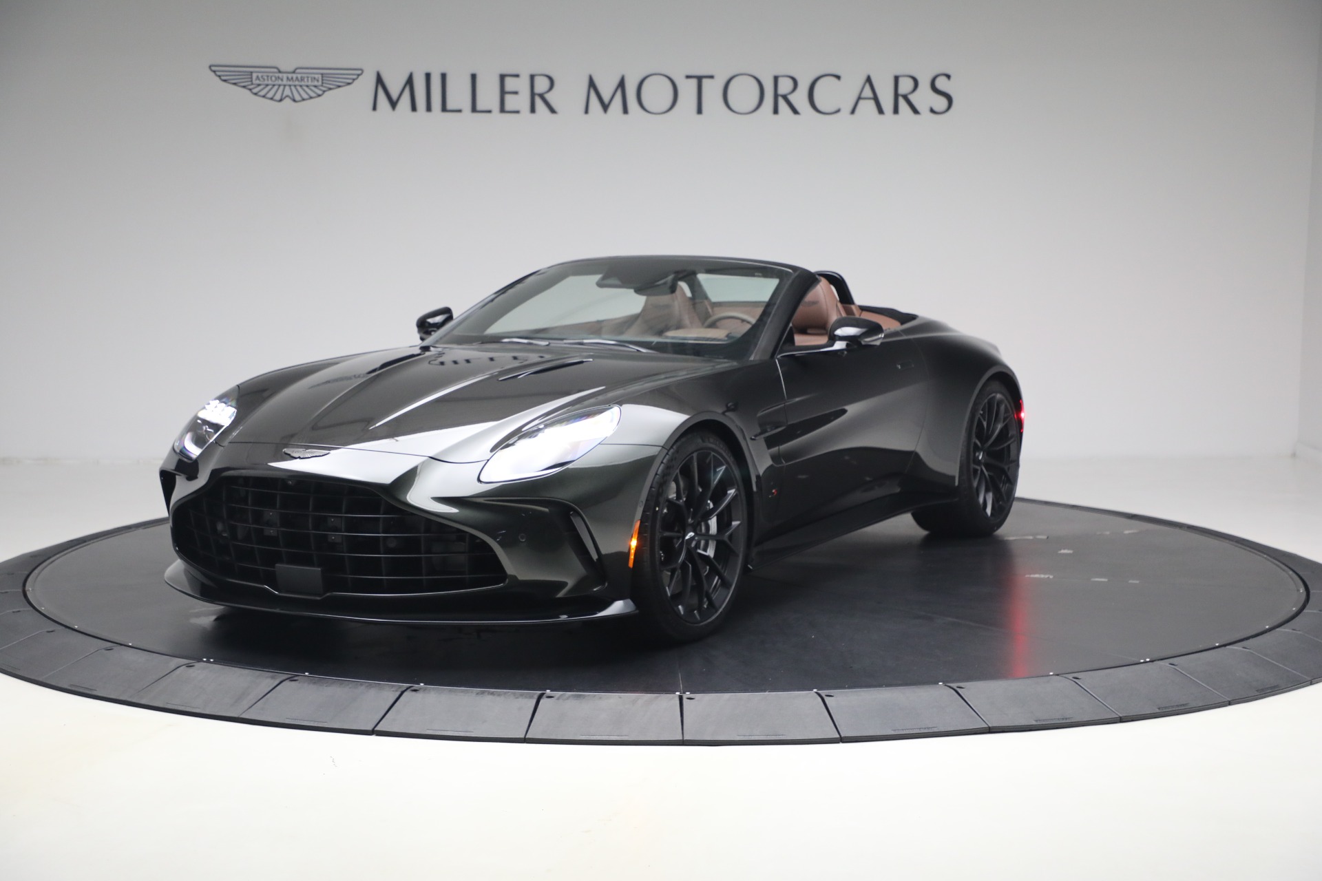 New 2026 Aston Martin Vantage S Roadster for sale $263,900 at Pagani of Greenwich in Greenwich CT 06830 1