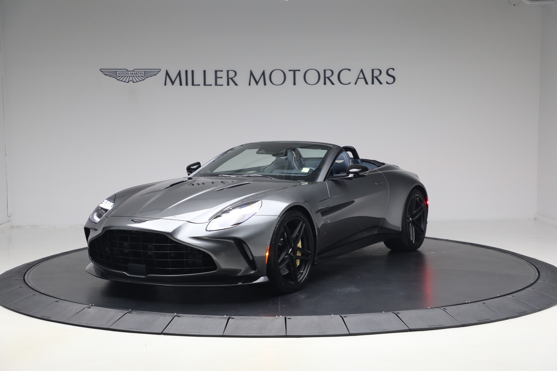 New 2026 Aston Martin Vantage S Roadster for sale $295,000 at Pagani of Greenwich in Greenwich CT 06830 1