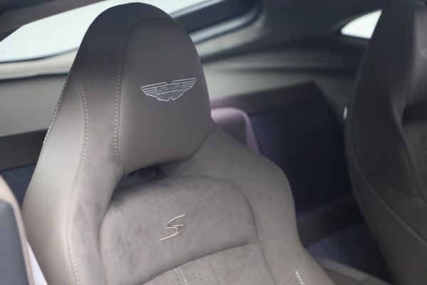 New 2026 Aston Martin Vantage S for sale $257,880 at Pagani of Greenwich in Greenwich CT 06830 22