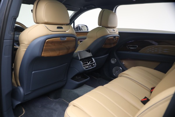 Used 2026 Bentley Bentayga EWB Azure V8 for sale $279,900 at Pagani of Greenwich in Greenwich CT 06830 22