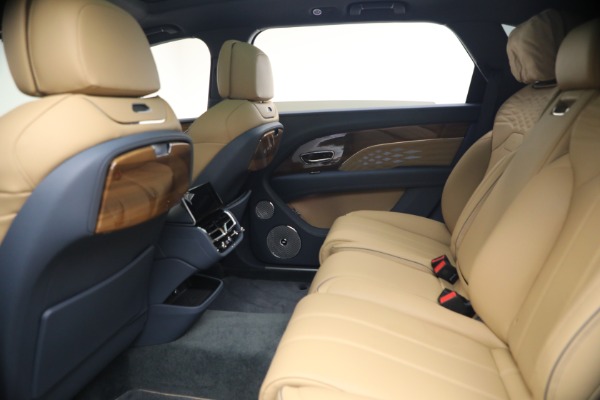 Used 2026 Bentley Bentayga EWB Azure V8 for sale $279,900 at Pagani of Greenwich in Greenwich CT 06830 23