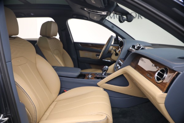 Used 2026 Bentley Bentayga EWB Azure V8 for sale $279,900 at Pagani of Greenwich in Greenwich CT 06830 27