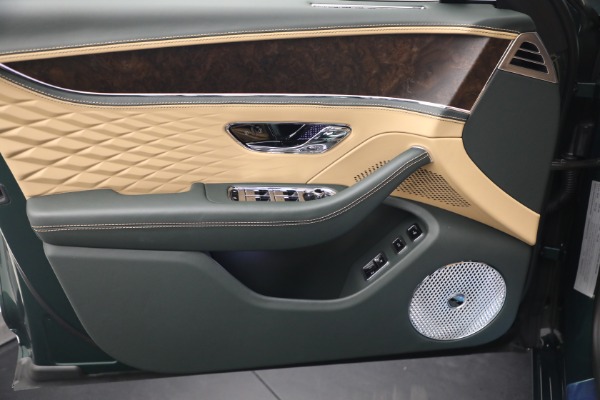 New 2027 Bentley Flying Spur Azure for sale $363,300 at Pagani of Greenwich in Greenwich CT 06830 17