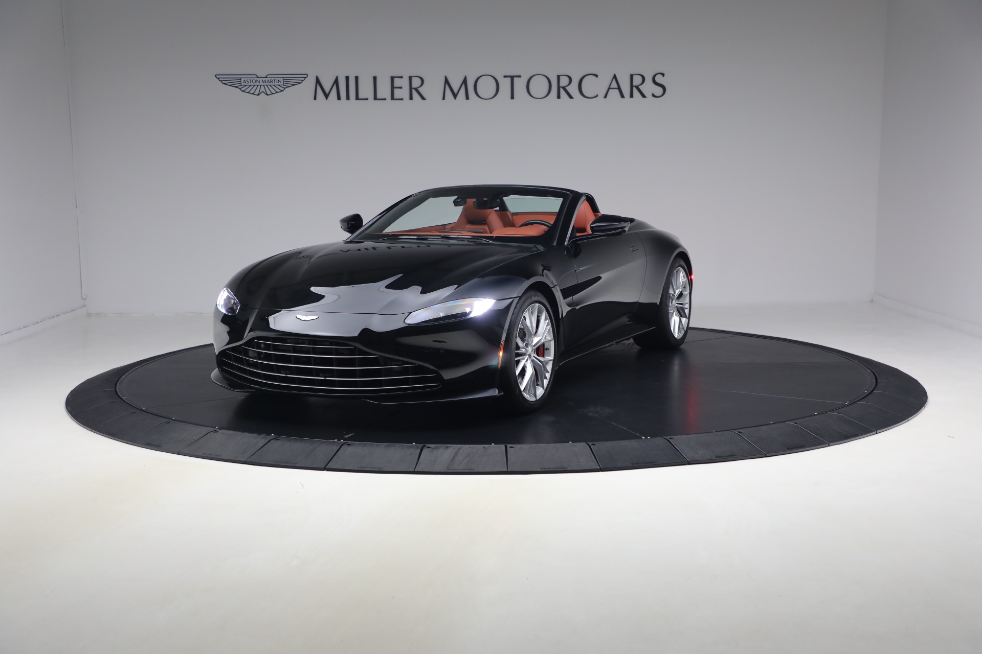 Used 2021 Aston Martin Vantage for sale $119,900 at Pagani of Greenwich in Greenwich CT 06830 1