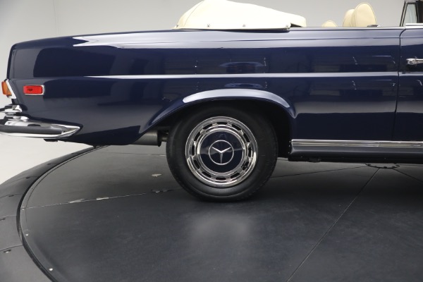 Used 1971 Mercedes-Benz 280SE 3.5 Cabriolet for sale $475,000 at Pagani of Greenwich in Greenwich CT 06830 20