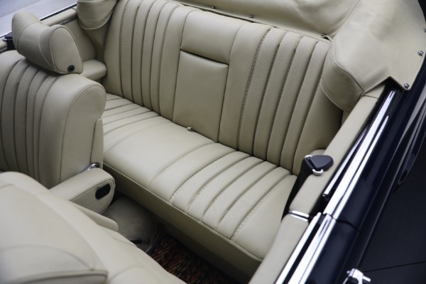 Used 1971 Mercedes-Benz 280SE 3.5 Cabriolet for sale $475,000 at Pagani of Greenwich in Greenwich CT 06830 28