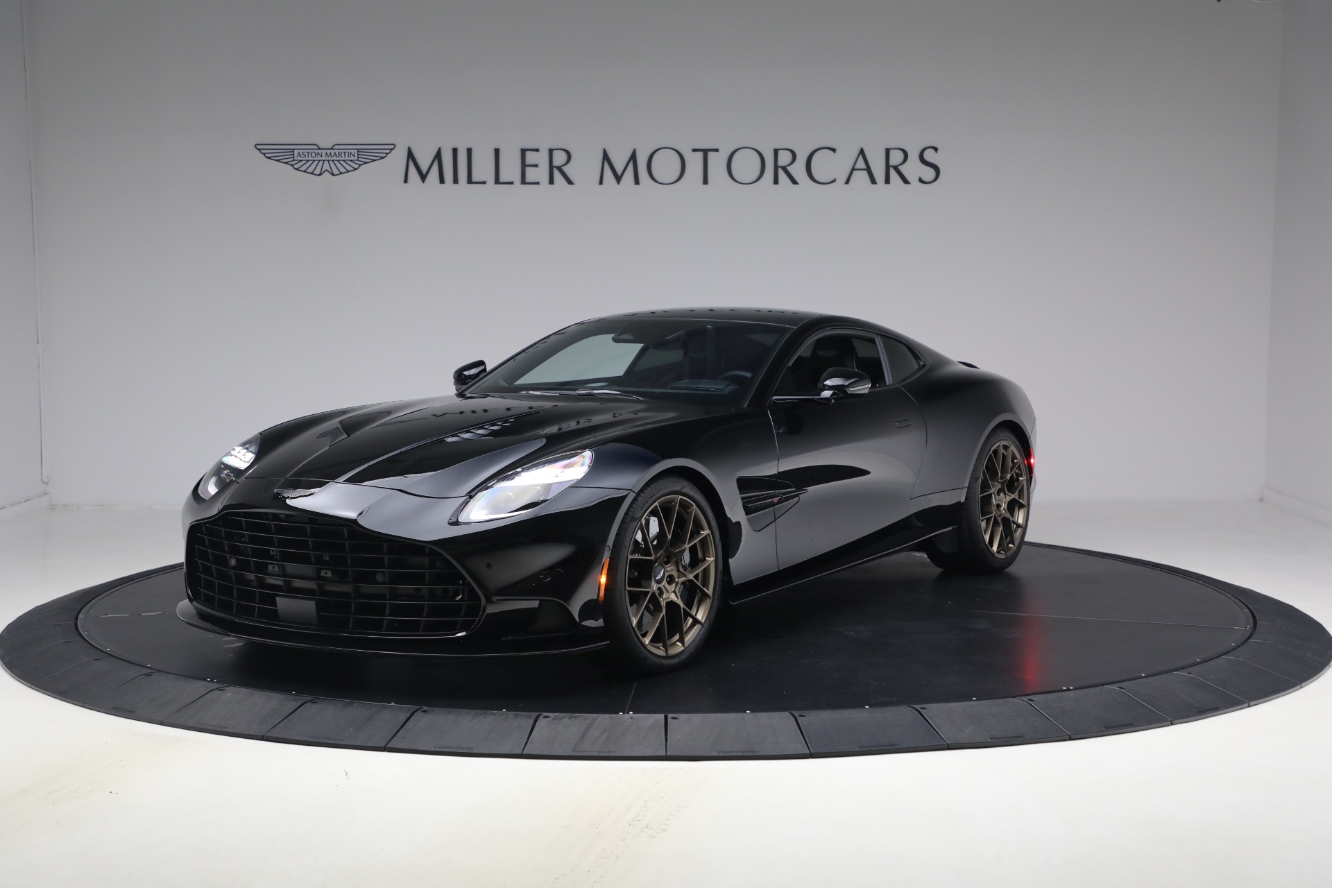 Used 2025 Aston Martin Vanquish for sale $415,900 at Pagani of Greenwich in Greenwich CT 06830 1