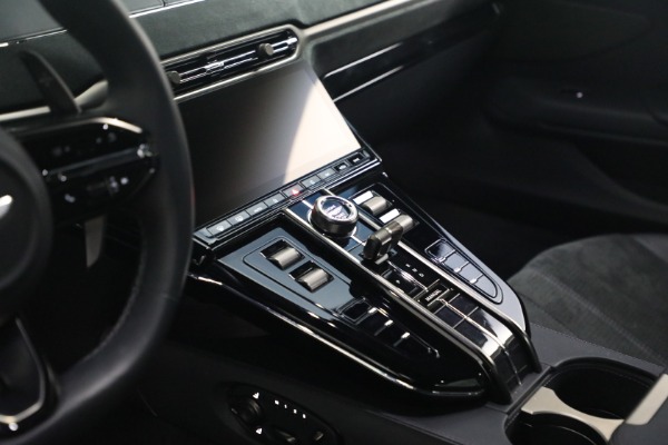 Used 2025 Aston Martin Vantage for sale $187,900 at Pagani of Greenwich in Greenwich CT 06830 21