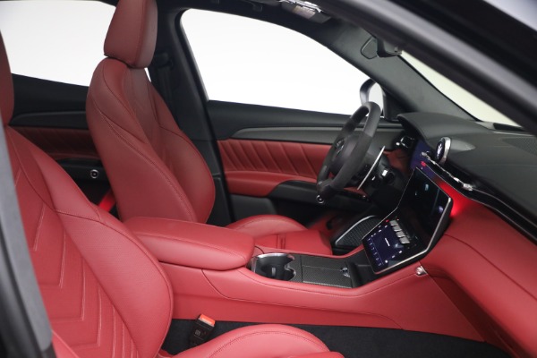 New 2027 Maserati Grecale Trofeo for sale $128,145 at Pagani of Greenwich in Greenwich CT 06830 12
