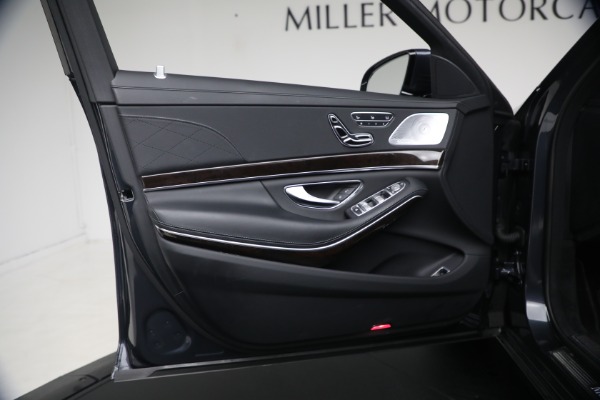 Used 2019 Mercedes-Benz S-Class S 560 4MATIC for sale $49,900 at Pagani of Greenwich in Greenwich CT 06830 26