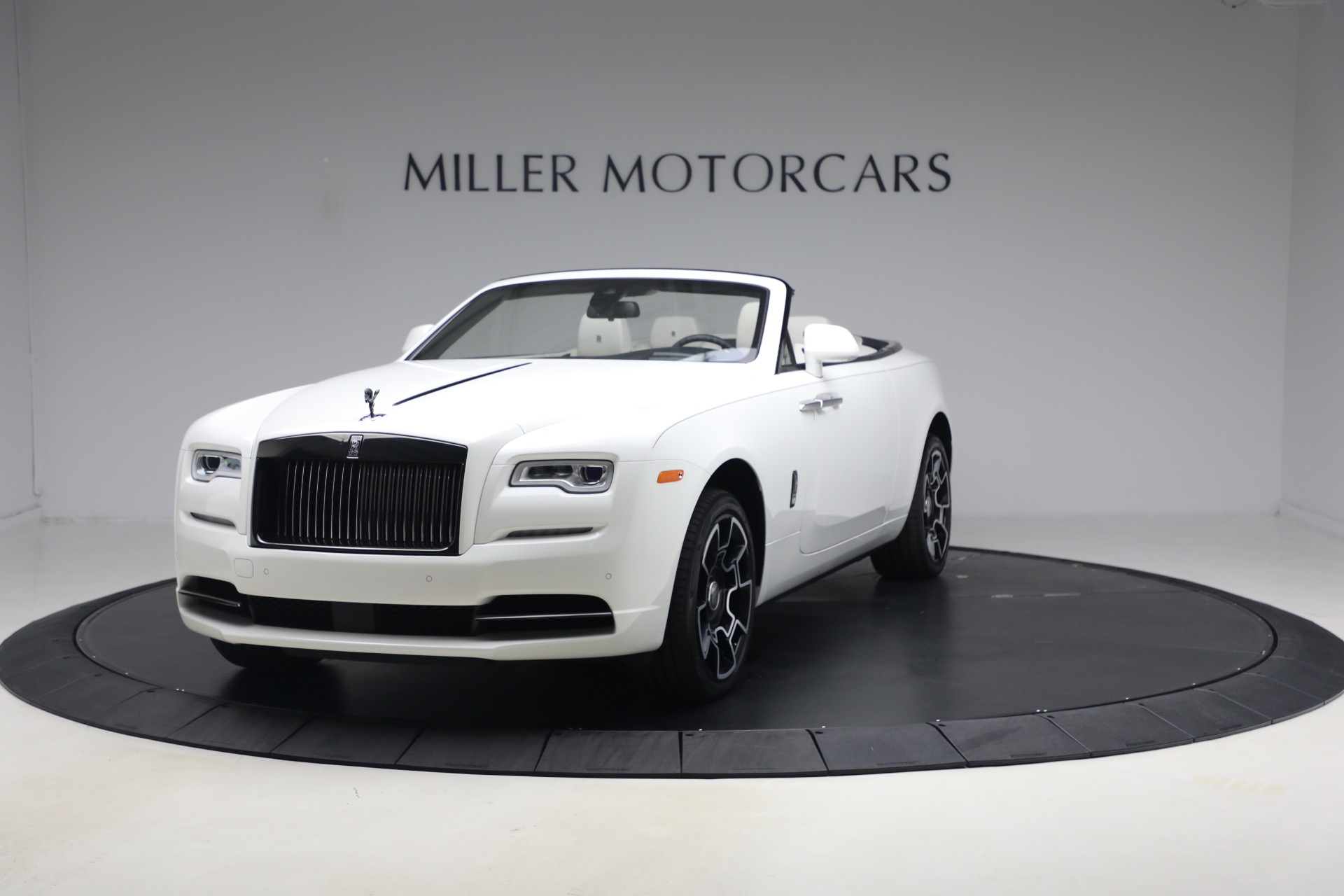 Used 2019 Rolls-Royce Black Badge Dawn for sale $299,900 at Pagani of Greenwich in Greenwich CT 06830 1